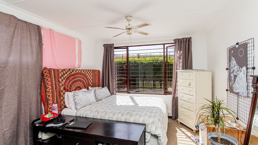 5 Bedroom Property for Sale in The Island Western Cape